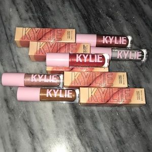sold DONT BUY KYLIECOSMETICS SPRING HIGHGLOSSES
